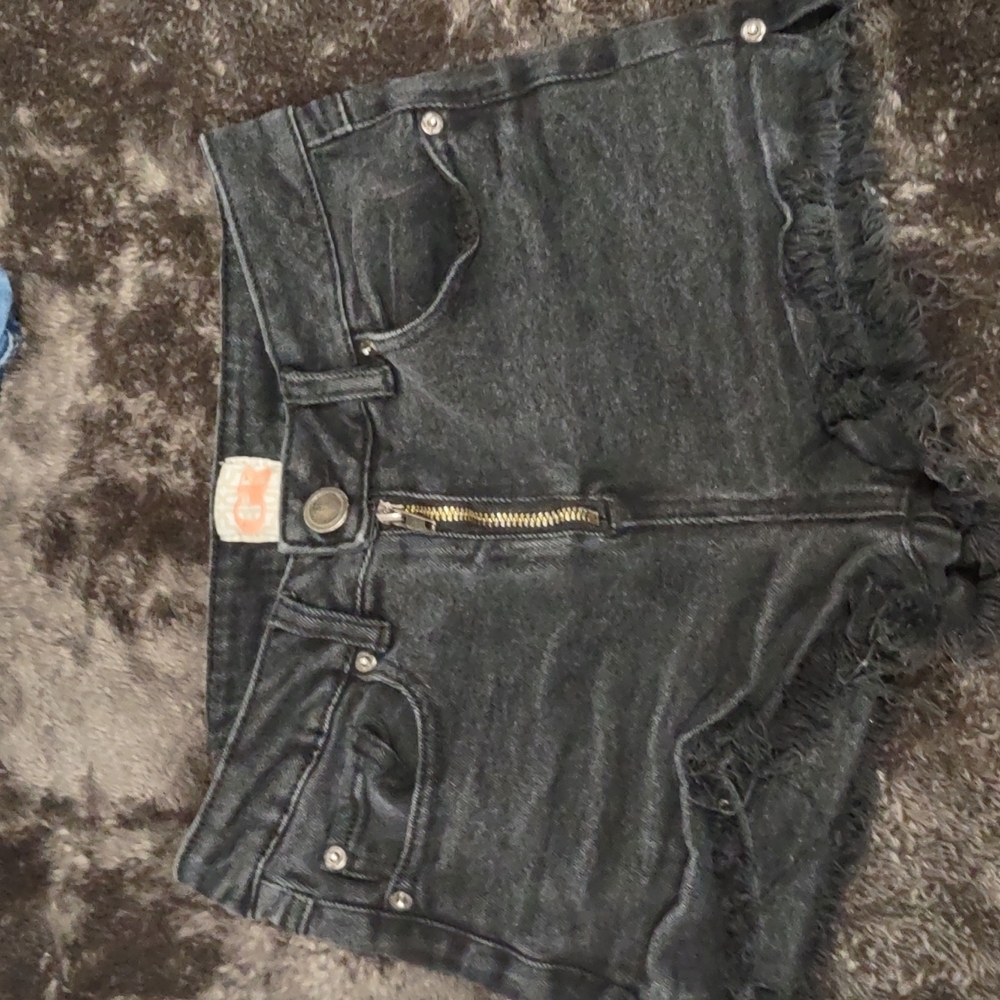 GB Shorts​​